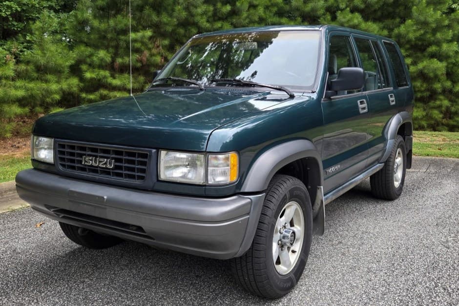 1995 Isuzu Trooper sold for $11,000