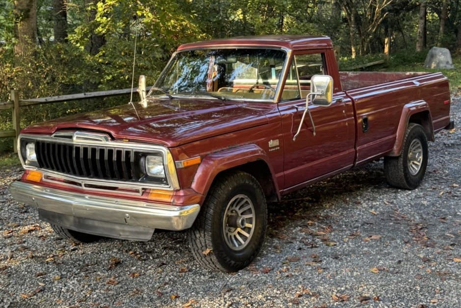 1986 Jeep J-Series sold for $7,200