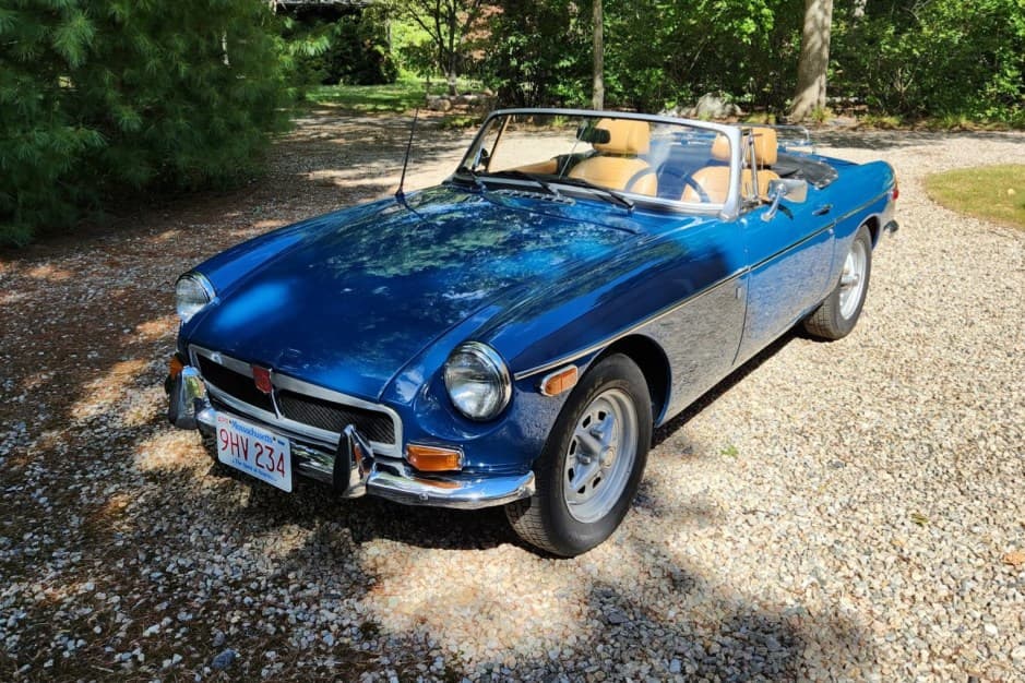 1973 MG MGB sold for $6,500