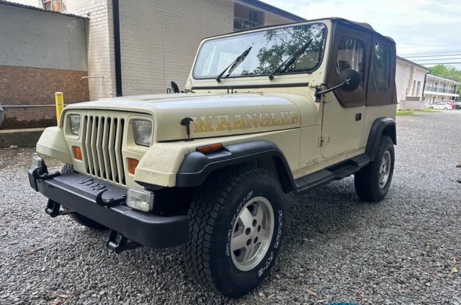 1987 Jeep Wrangler YJ (1987-1995) sold for $7,300