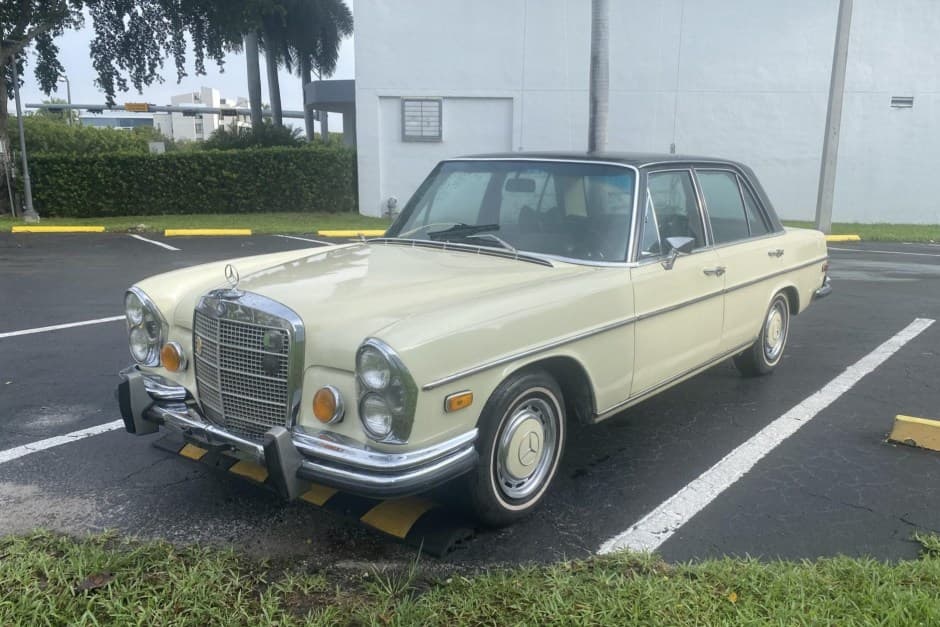 1971 Mercedes-Benz W108 & W109 sold for $5,800