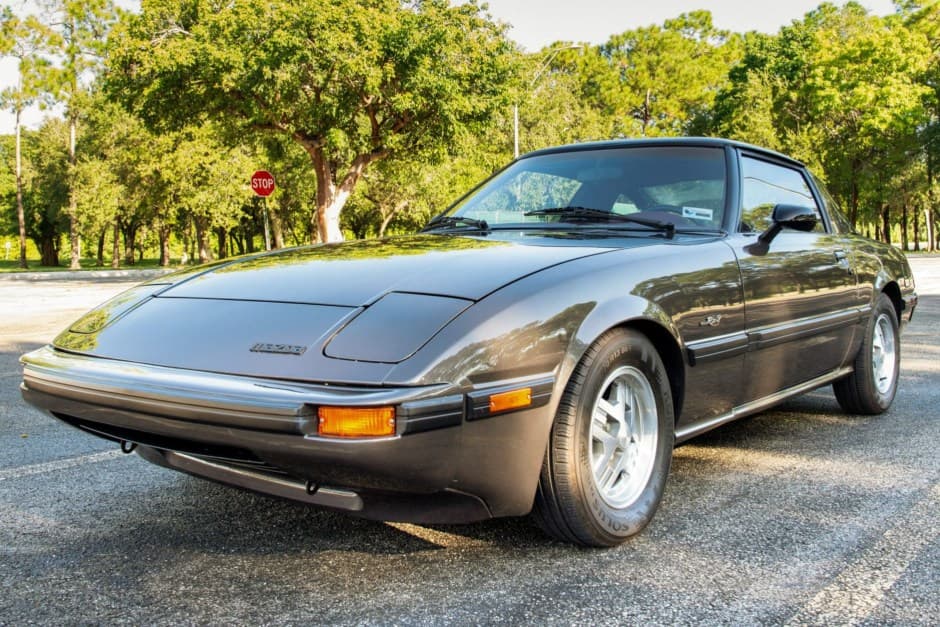 1983 Mazda RX-7 FB sold for $9,200