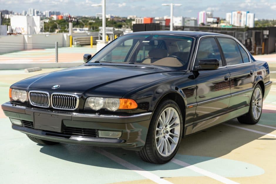2000 BMW E38 7-Series sold for $8,100