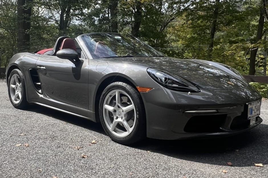 2021 Porsche 982 718 Boxster sold for $59,500