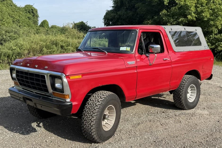 1979 Ford Bronco 2nd Generation 1978-1979 sold for $11,750