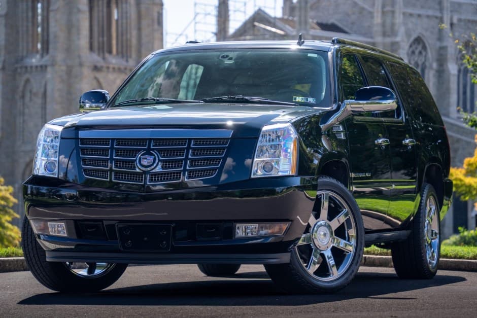 2008 Cadillac Escalade & EXT GMT900 (2007-2014) sold for $29,750