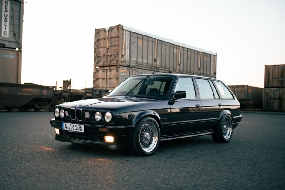 1991 BMW E30 3-Series Touring sold for $37,523