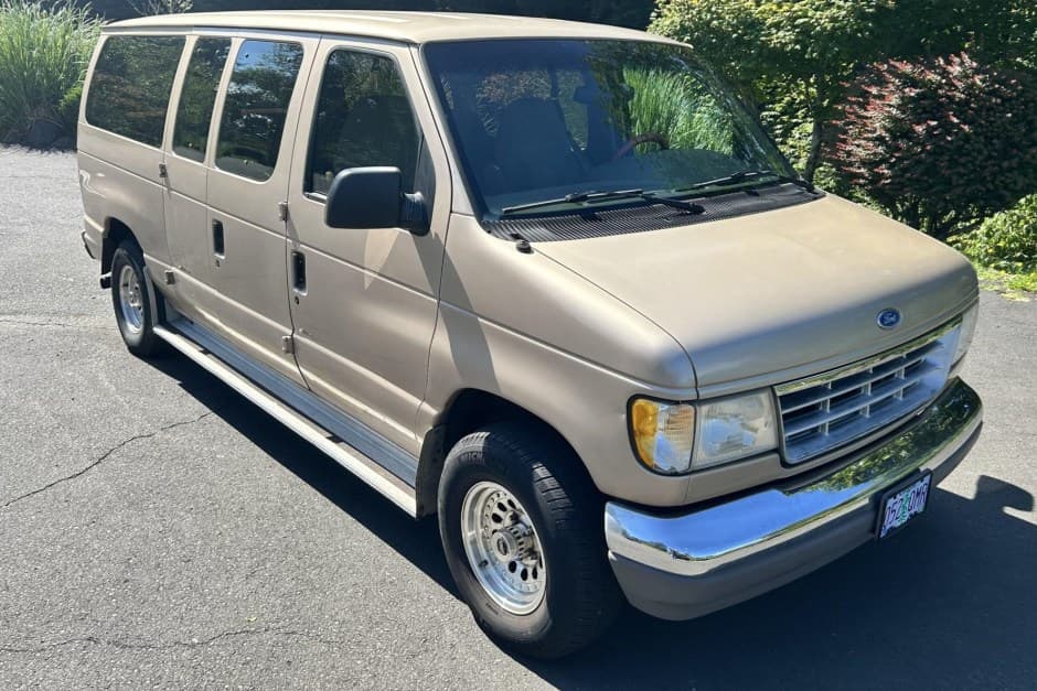 1996 Ford Econoline Van sold for $5,700