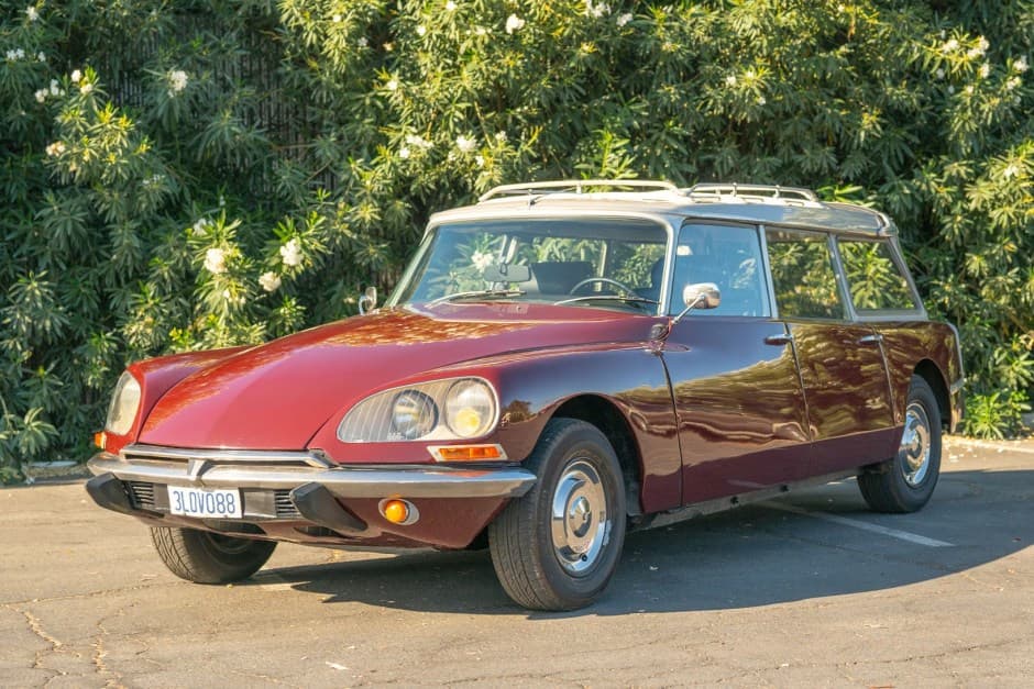 1970 Citroen DS sold for $27,000