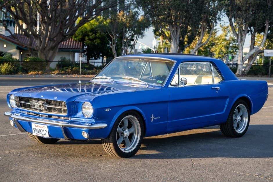 1964 Ford Mustang 1964.5-1966 sold for $15,500