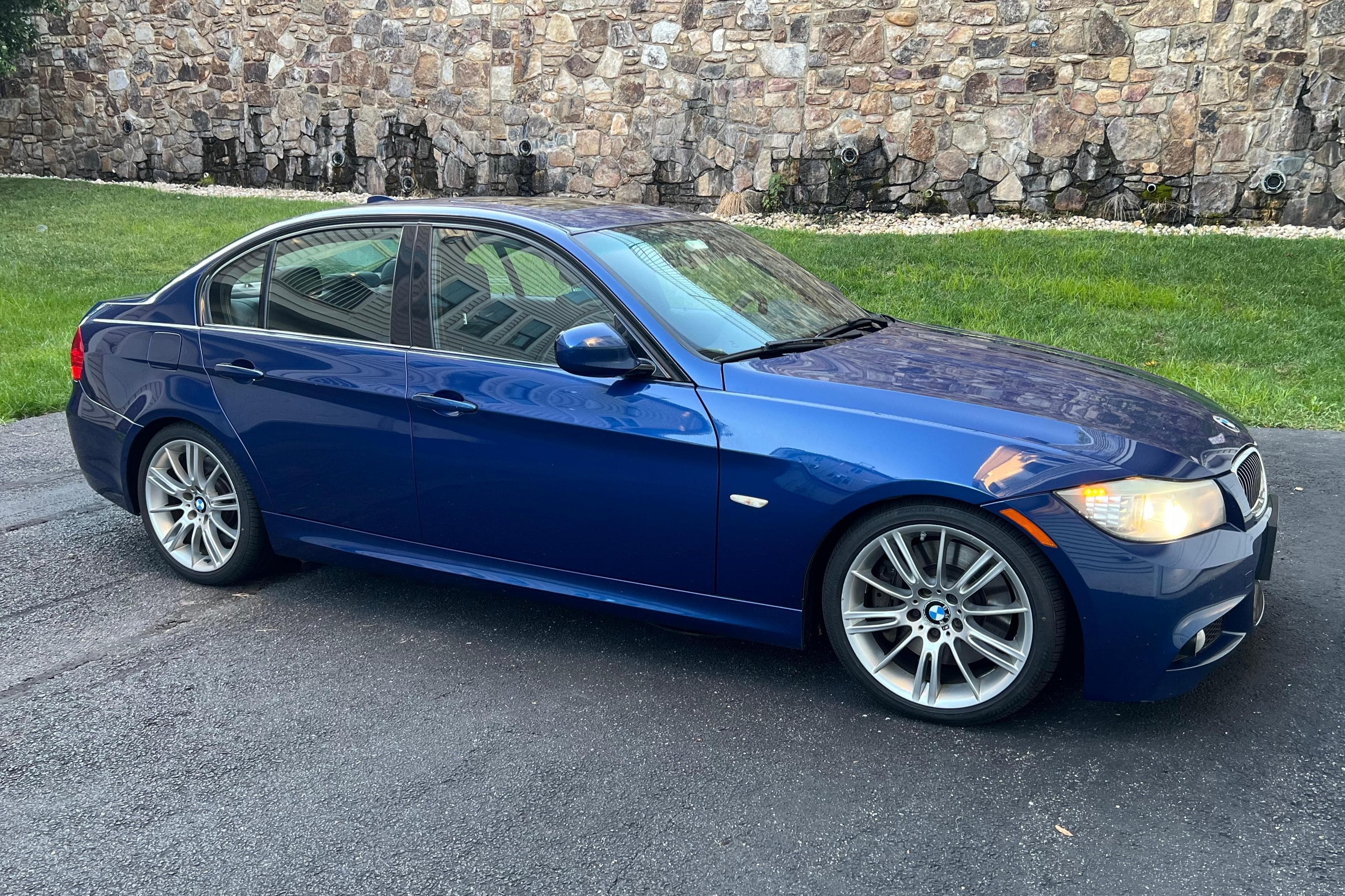 2011 BMW 3 Series sold for $11,200