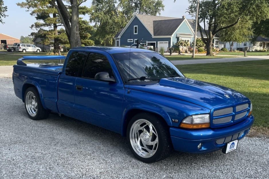 2000 Dodge Dakota (1997-2004) sold for $11,250