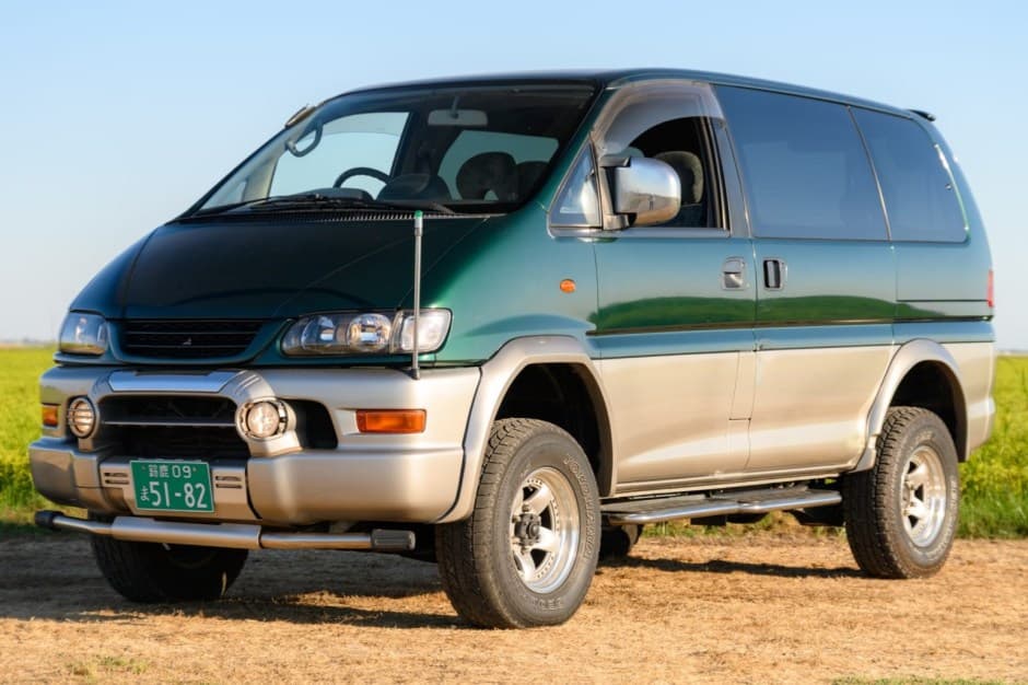 1999 Mitsubishi Delica sold for $16,250