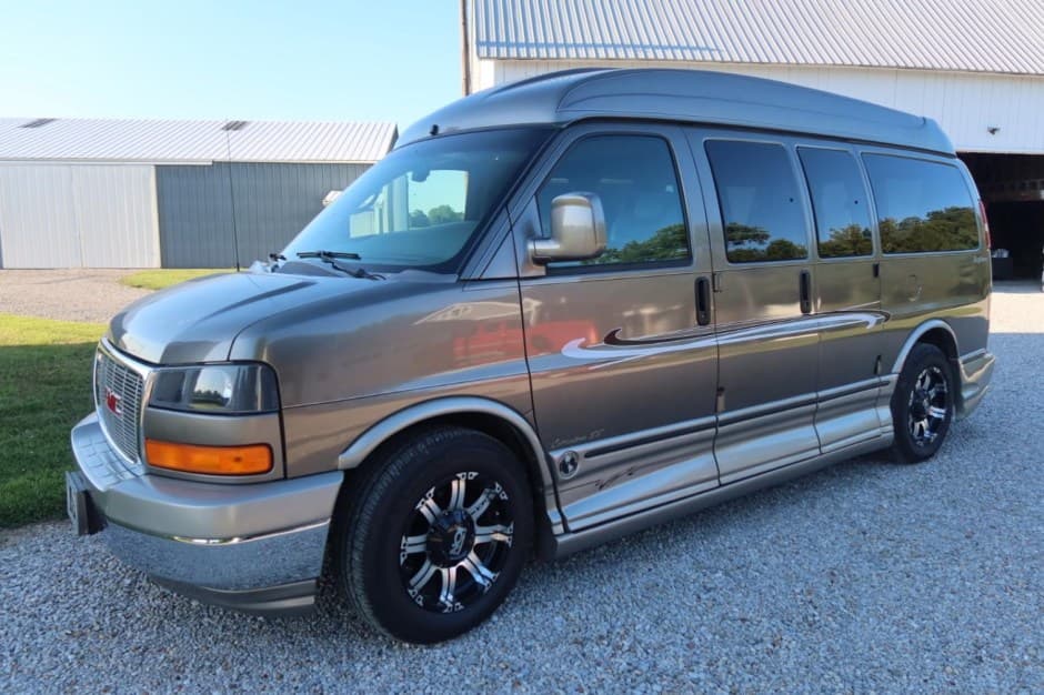 2004 GMC Van sold for $19,100
