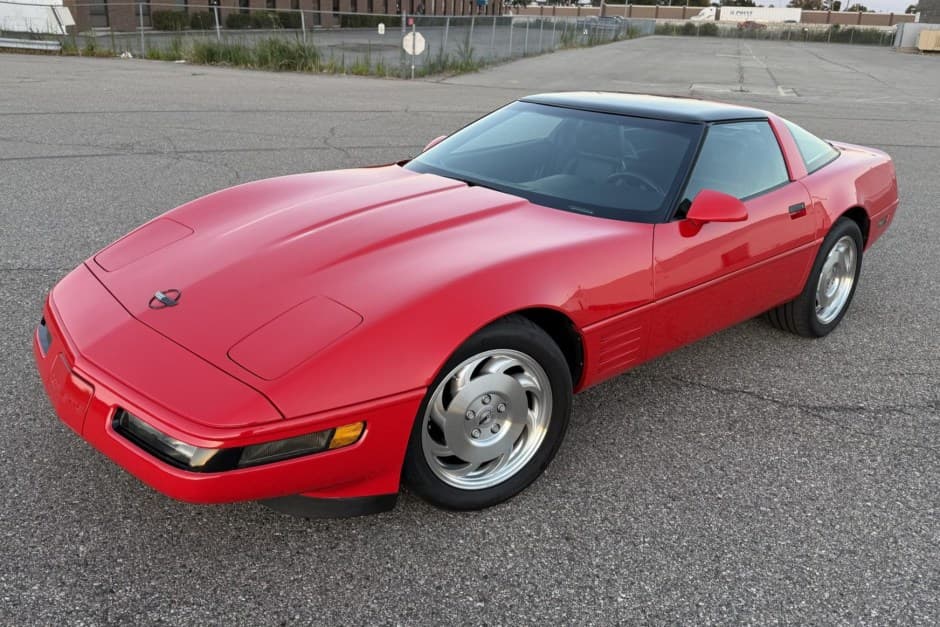 1993 Chevrolet Corvette C4 Coupe (1992-1996) sold for $20,000