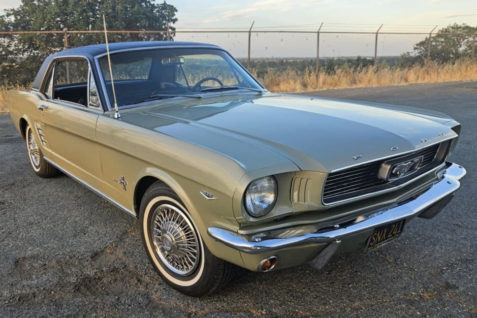 1966 Ford Mustang 1964.5-1966 sold for $17,750