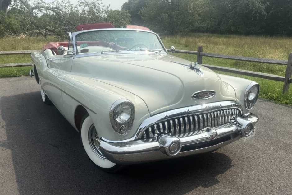 1953 Buick Skylark sold for $48,100