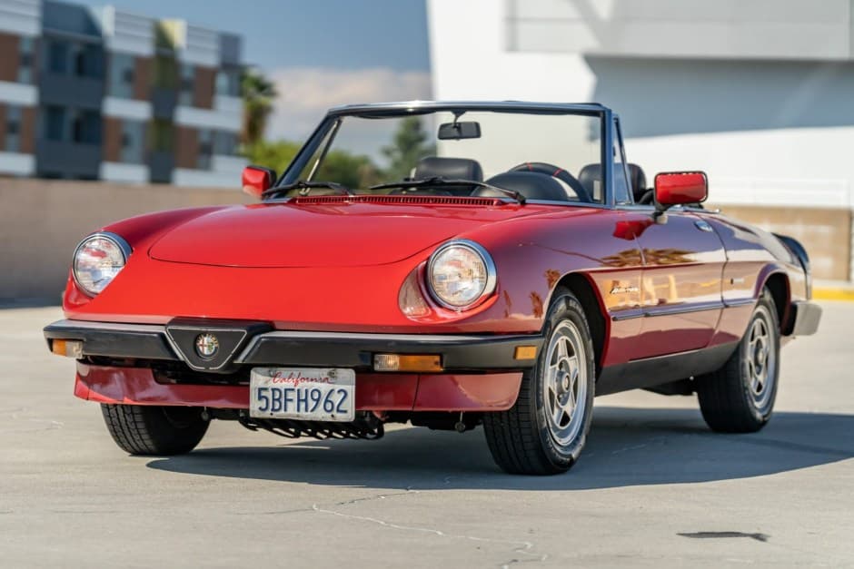 1986 Alfa Romeo 105/115 Spider Series 3 sold for $6,200