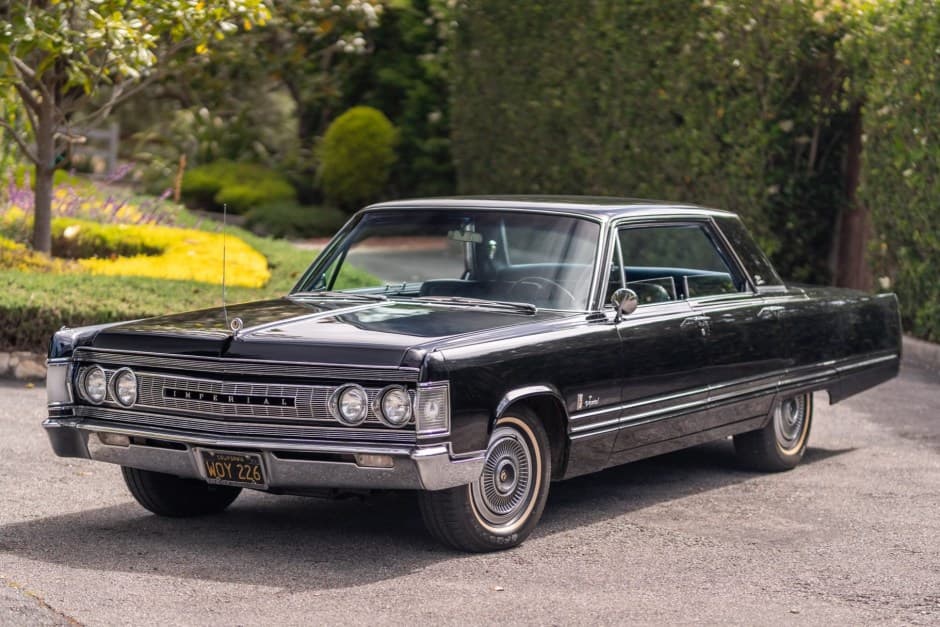 1967 Chrysler Imperial sold for $7,400
