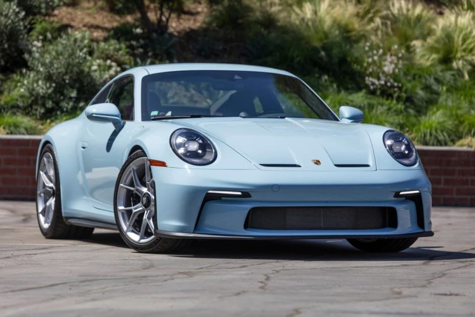 2022 Porsche 992 GT3 sold for $330,000
