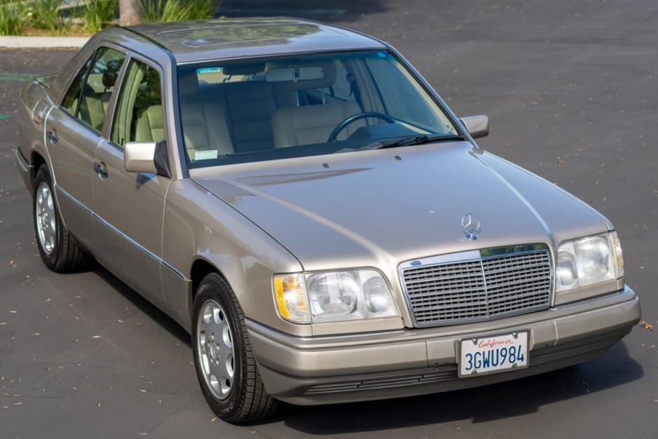 1994 Mercedes-Benz W124 E-Class sold for $22,500
