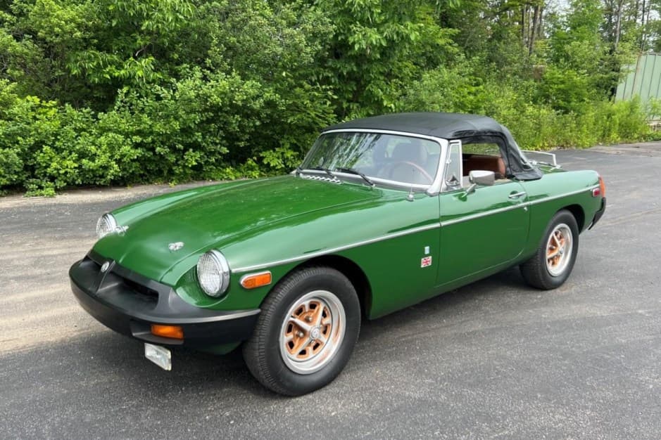 1977 MG MGB sold for $7,200