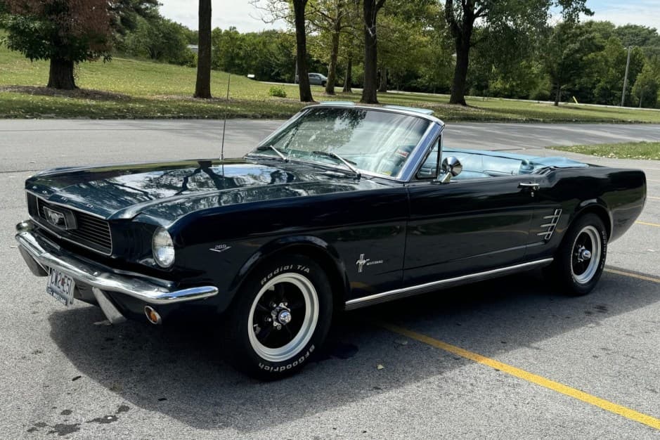 1966 Ford Mustang 1964.5-1966 sold for $28,750