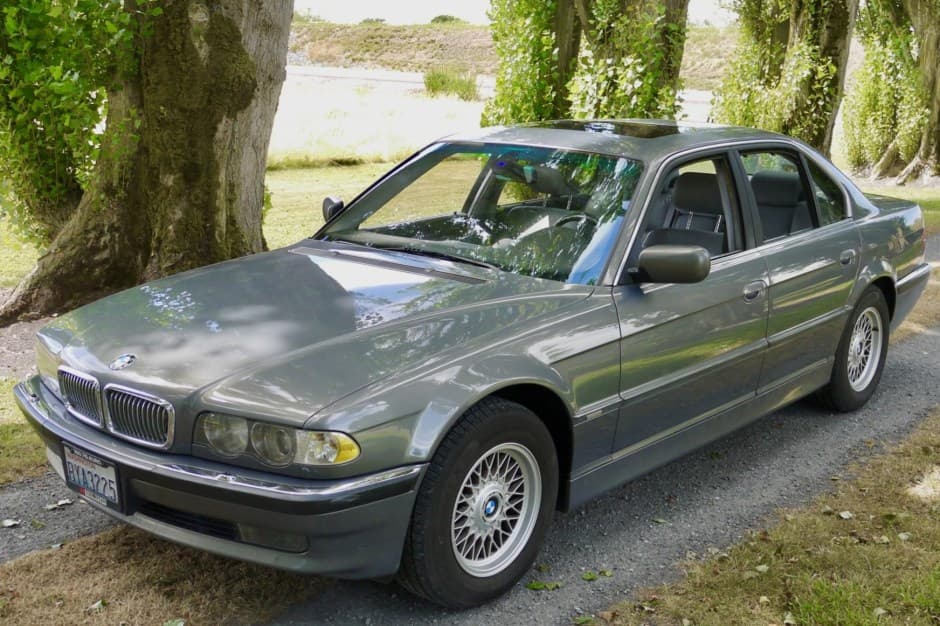 2001 BMW E38 7-Series sold for $5,100