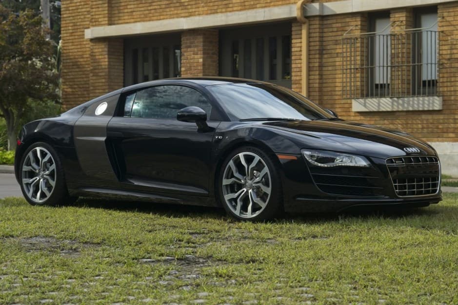 2010 Audi R8 V10 (Type 42) sold for $121,000