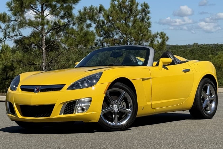 2008 Saturn Sky sold for $9,000