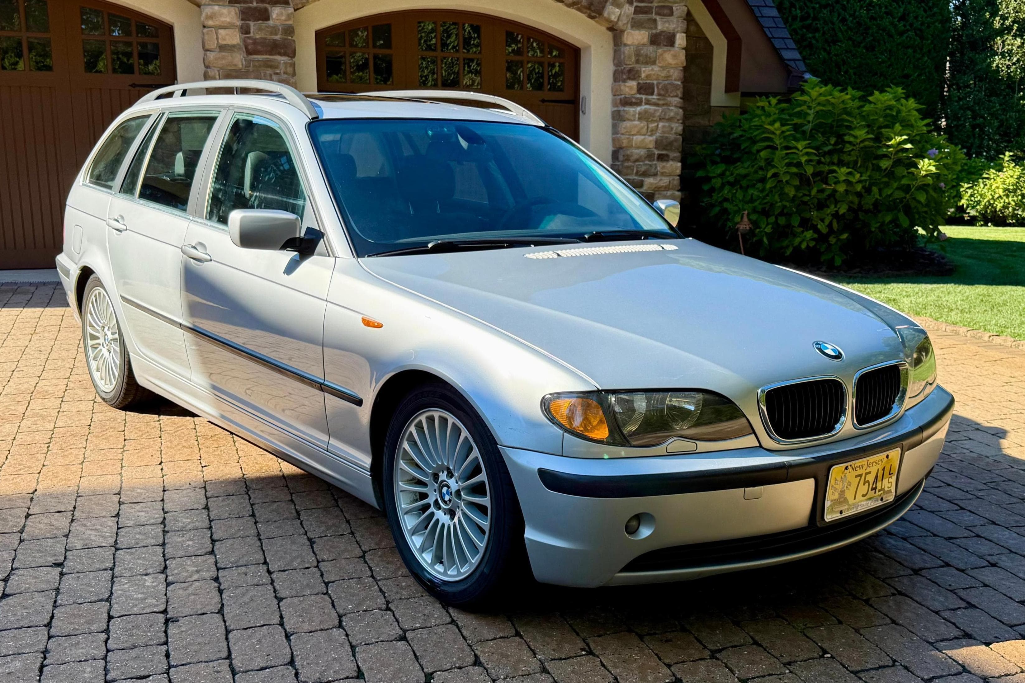 2003 BMW 3 Series sold for $3,700