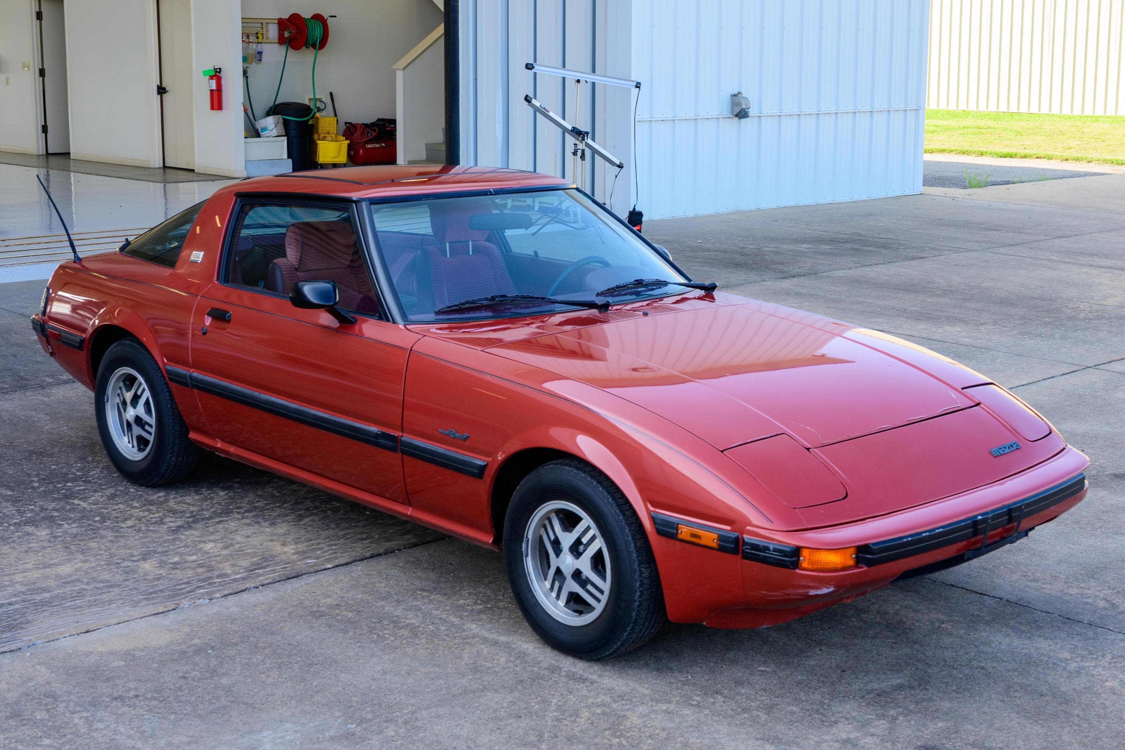 1981 Mazda FB RX-7 sold for $4,000