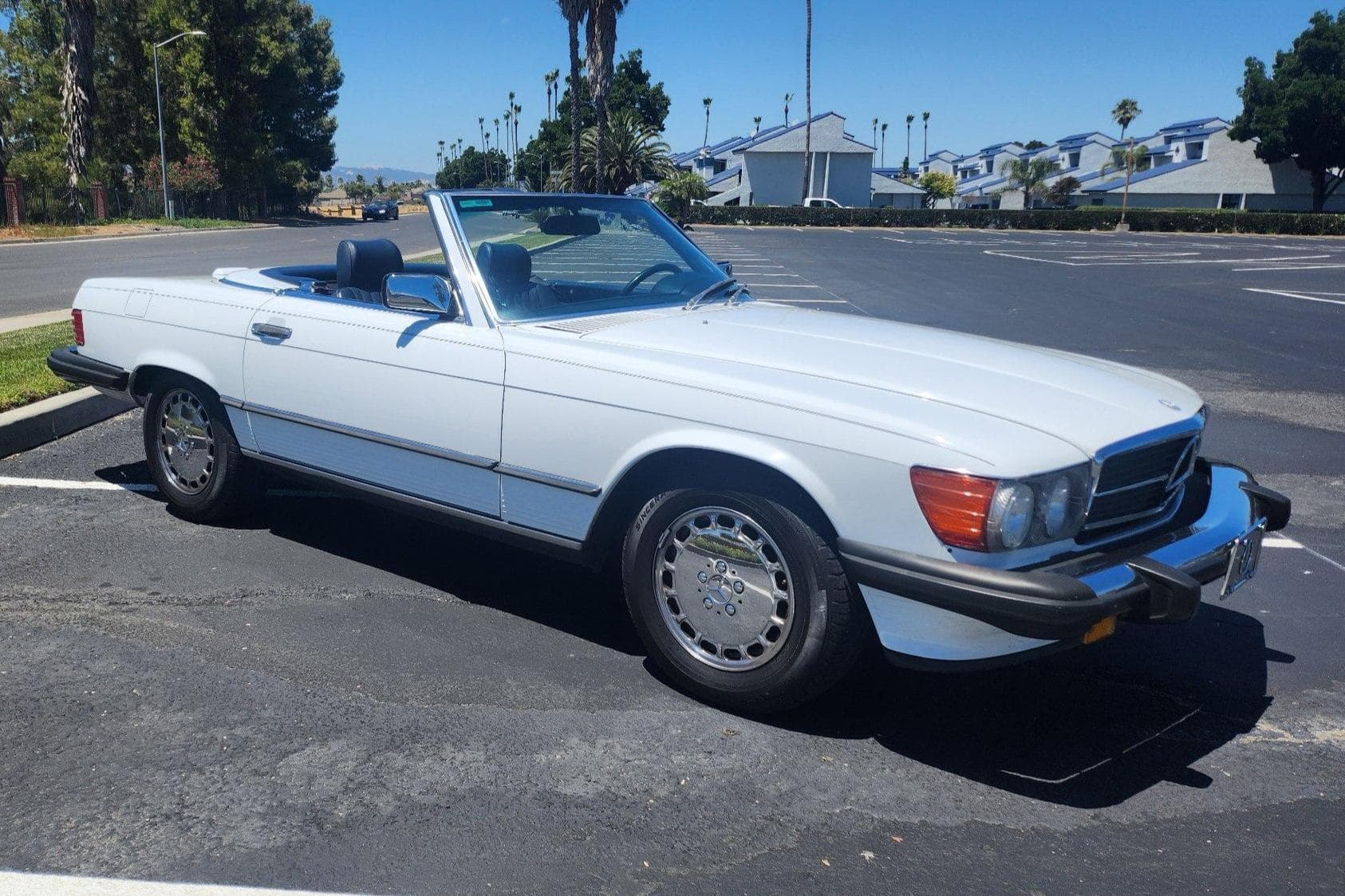 1989 Mercedes-Benz R107 SL sold for $15,000