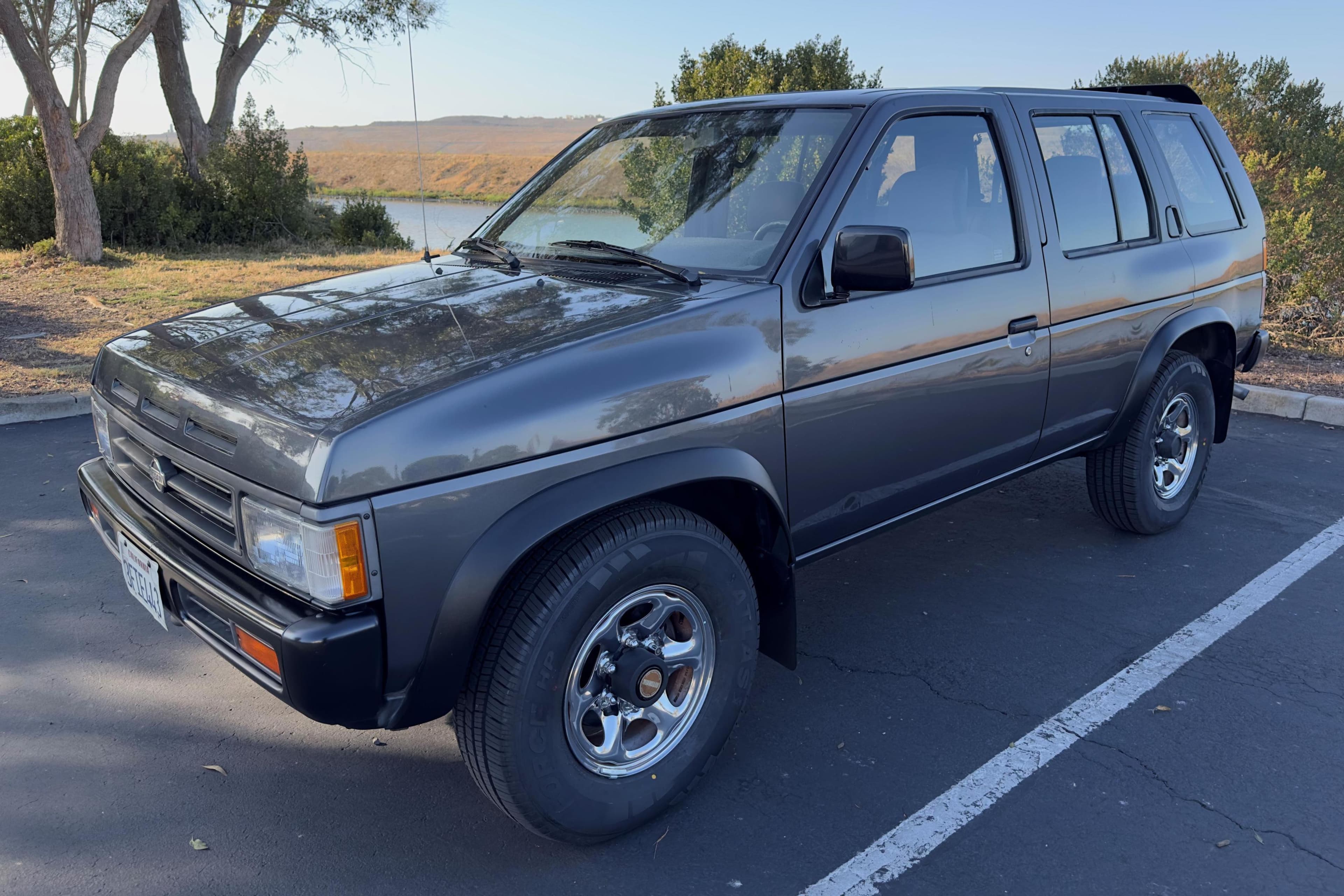 1993 Nissan Pathfinder sold for $8,350