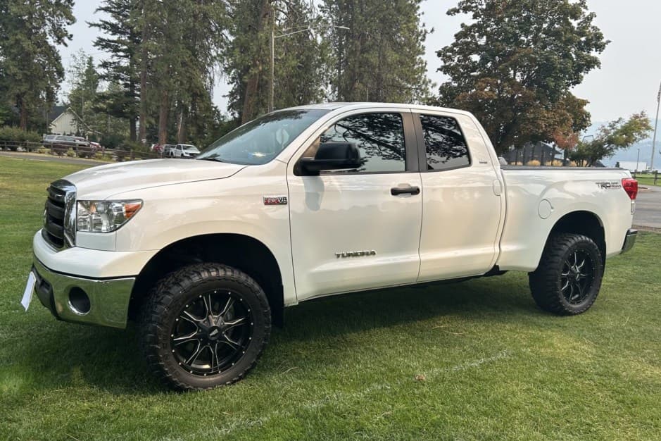 2010 Toyota Tundra (XK50 2007-2021) sold for $25,350