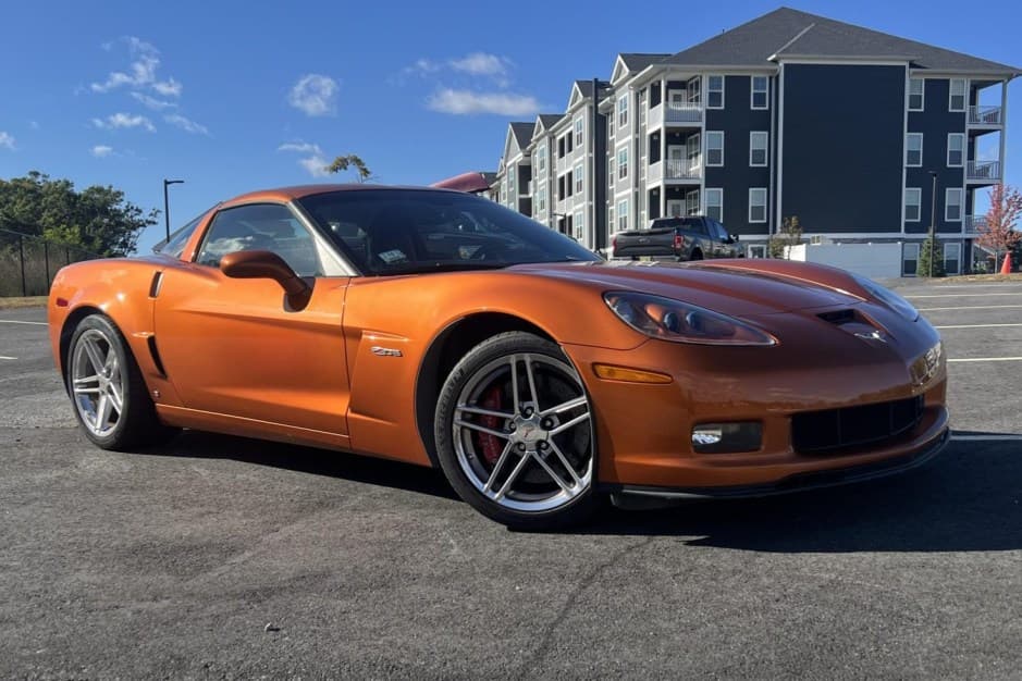 2007 Chevrolet Corvette C6 sold for $39,000