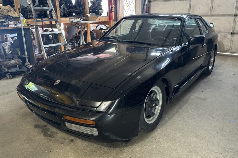 1983 Porsche 944 sold for $8,044