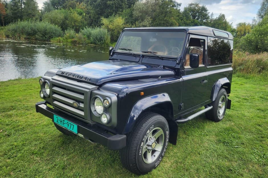 1996 Land Rover 90 / Defender 90 (Euro Spec) sold for $0