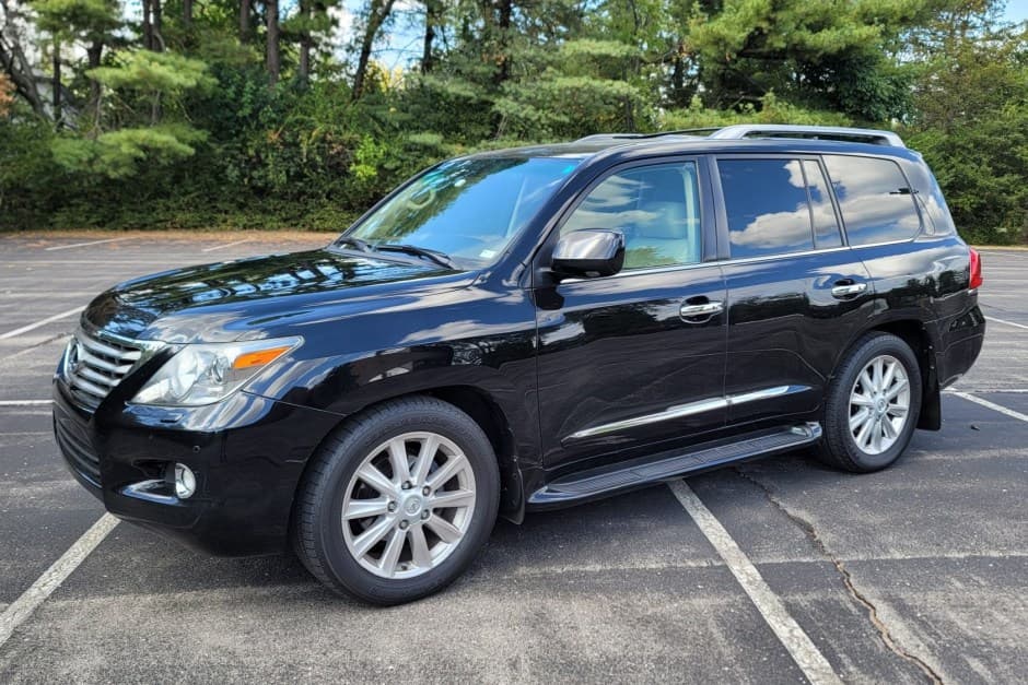2010 Lexus LX570 sold for $15,500