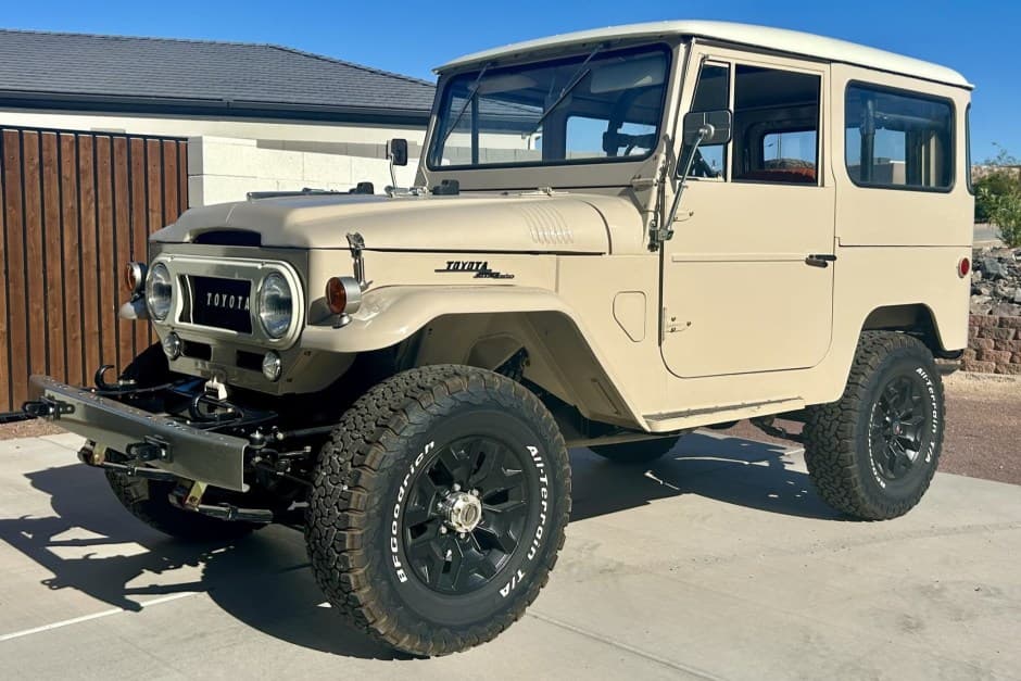 1967 Toyota Land Cruiser FJ40 sold for $26,000