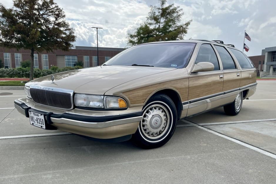 1996 Buick Roadmaster sold for $9,200