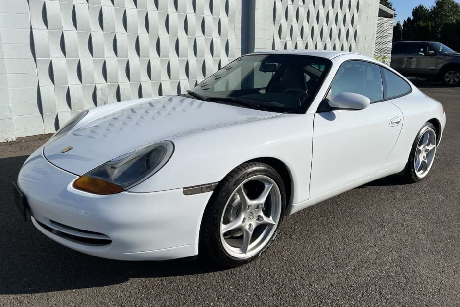 1999 Porsche 996 911 (Non-Turbo/GT2/GT3) sold for $28,246