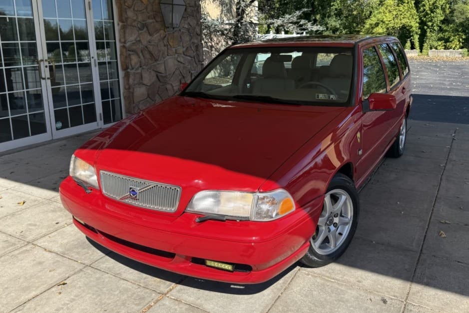 2000 Volvo V70 sold for $6,000