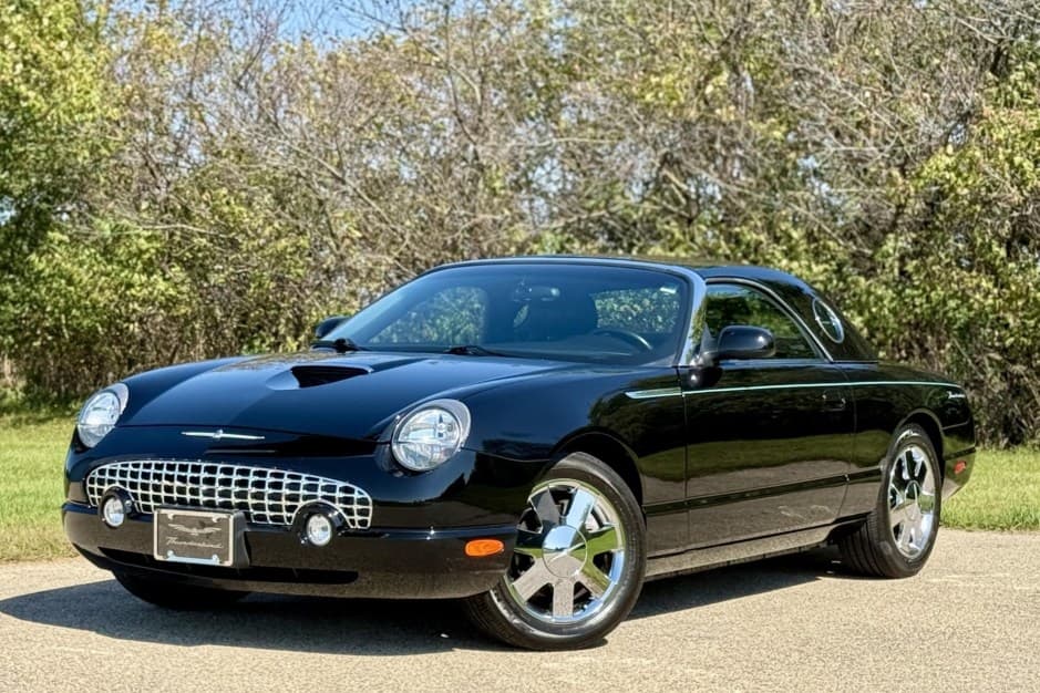 2003 Ford Thunderbird (2002-2005) sold for $18,750