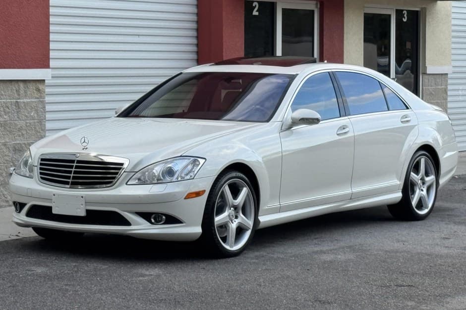 2009 Mercedes-Benz W221 S-Class sold for $18,777