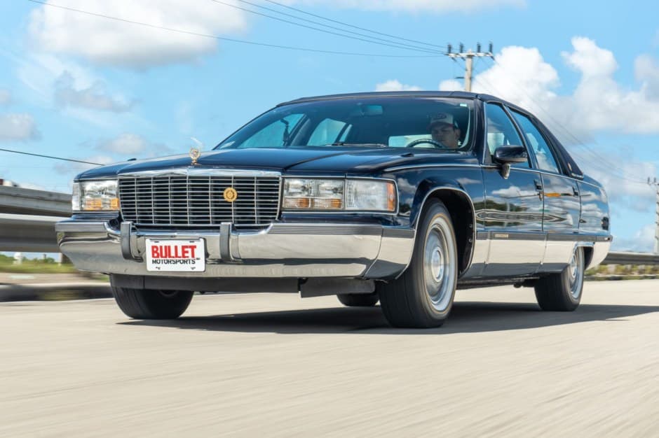 1994 Cadillac Fleetwood 1985-1996 sold for $19,501