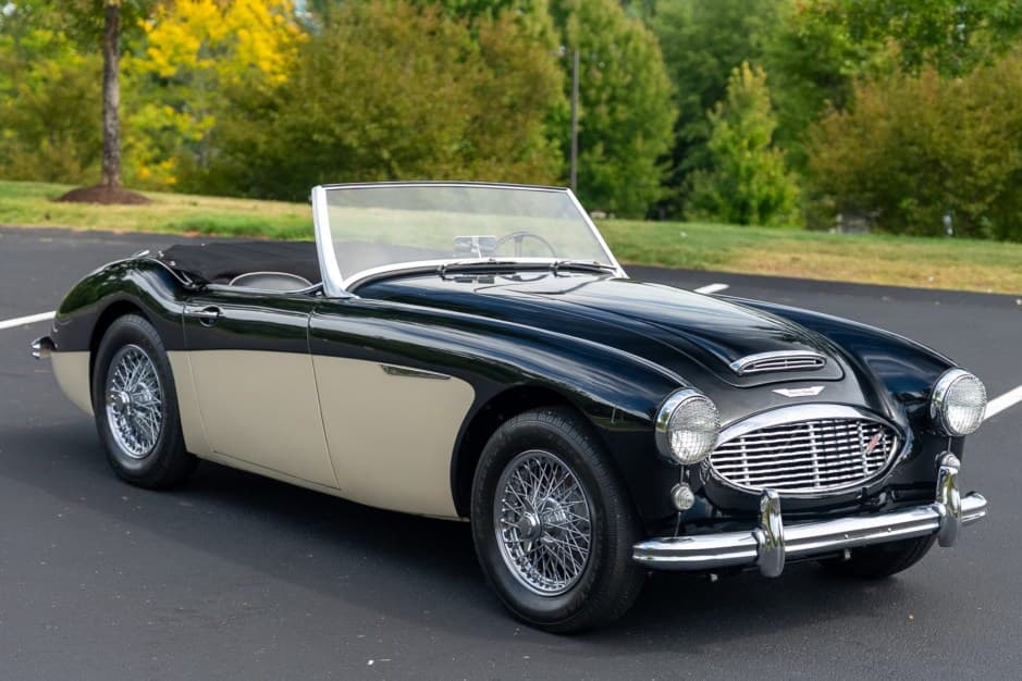 1960 Austin-Healey 3000 sold for $43,030