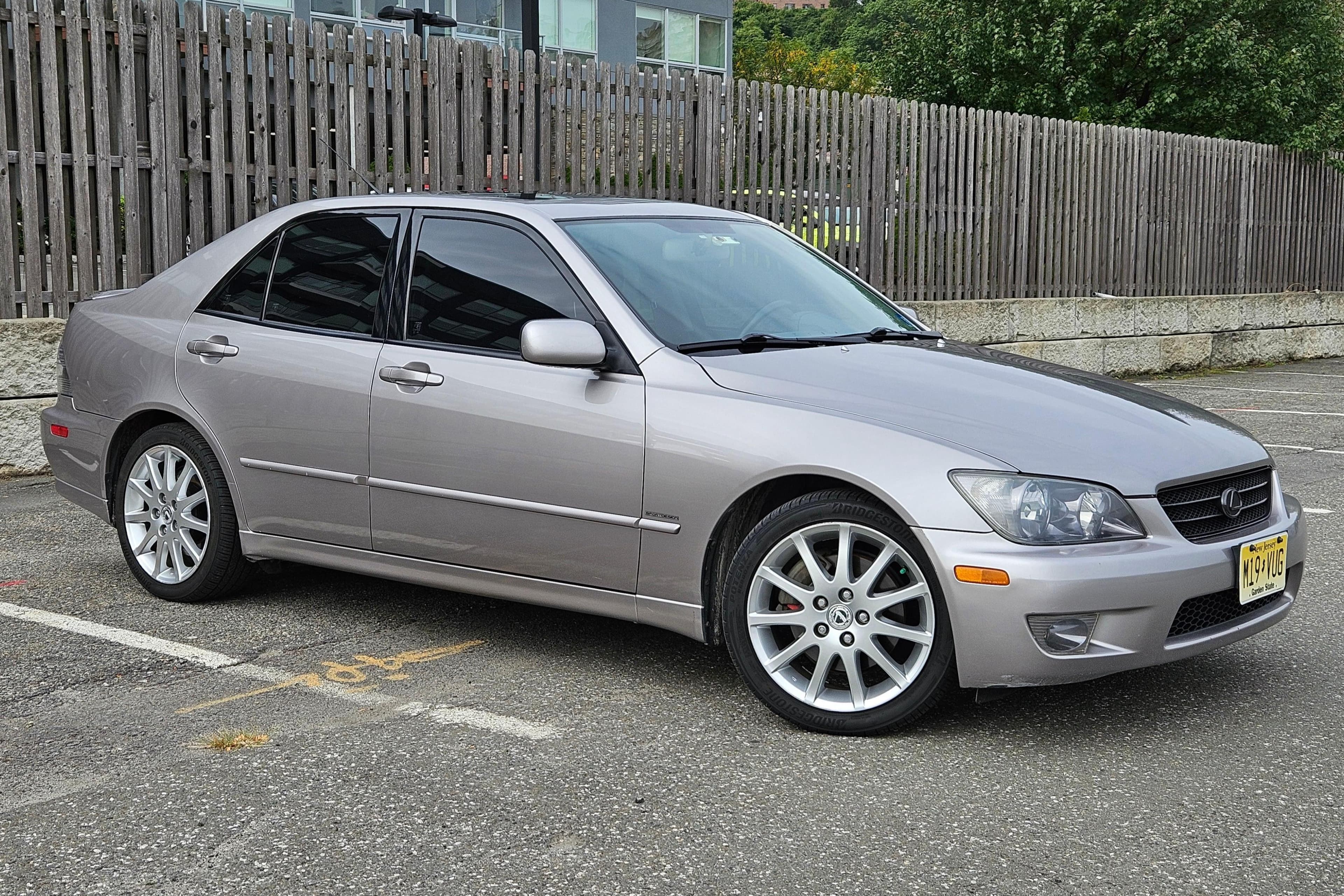 2003 Lexus IS sold for $18,050