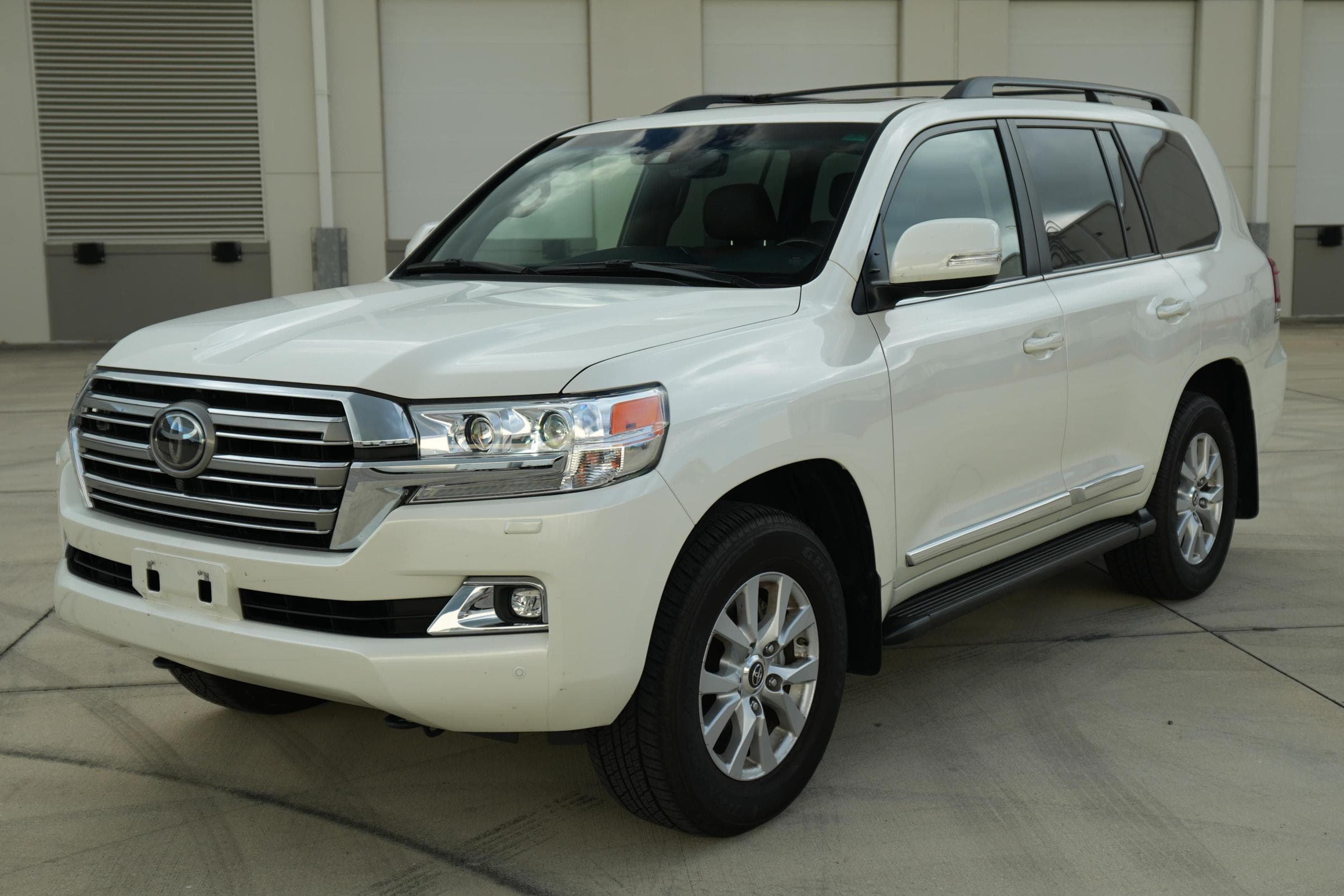 2021 Toyota Land Cruiser sold for $99,000