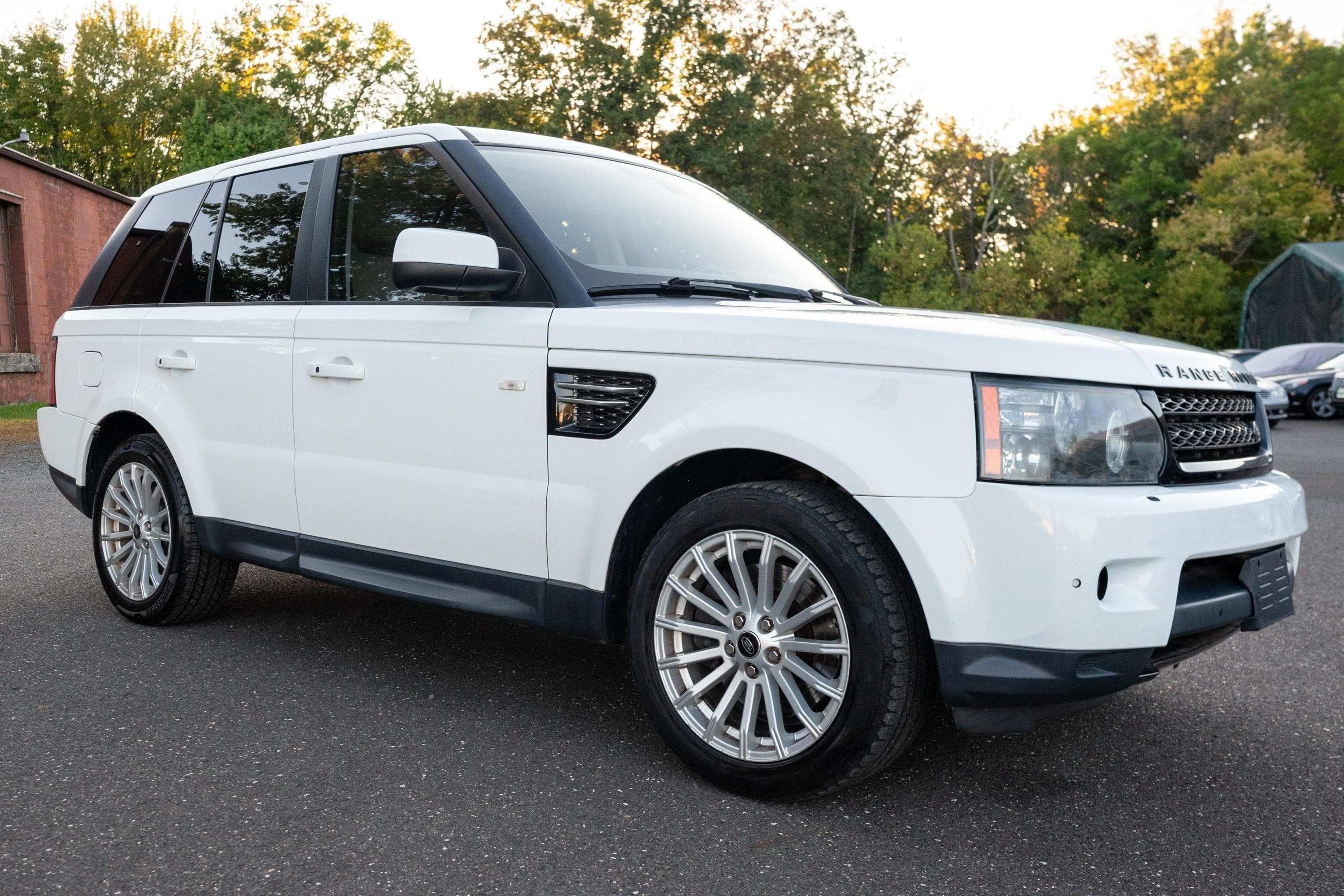 2013 Land Rover Range Rover Sport sold for $8,000